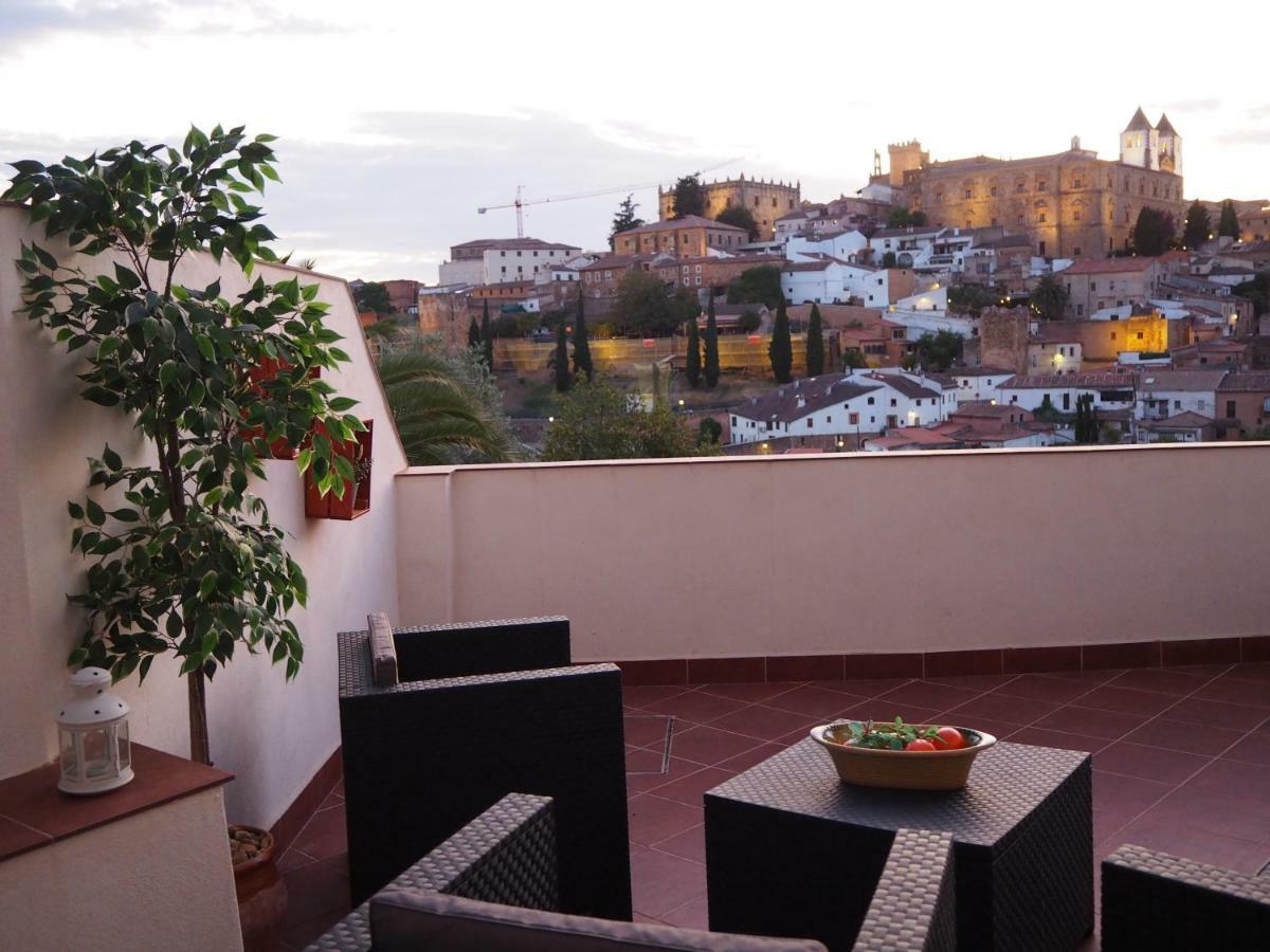 Apartamento Turístico. AZAHAR. Cáceres. Exterior foto