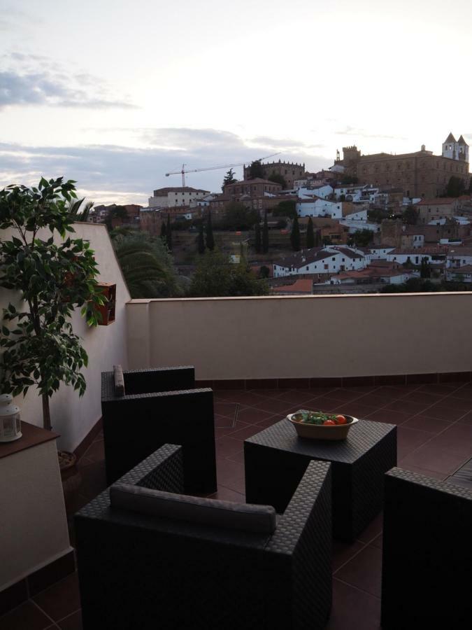 Apartamento Turístico. AZAHAR. Cáceres. Exterior foto